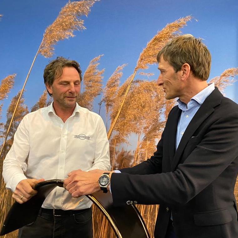 Vol trots mochten wij de 1e prijs bij de 'Pand van het Jaar'-verkiezing in ontvangst nemen. Hartelijk dank aan al onze collega rietdekkers die ons hebben gekozen. Dit pand hebben we in samenwerking met <a href="/Morrenbouw/">Morrenbouw</a>  en 9graden architectuur gebouwd. #pandvanhetjaarverkiezing2022