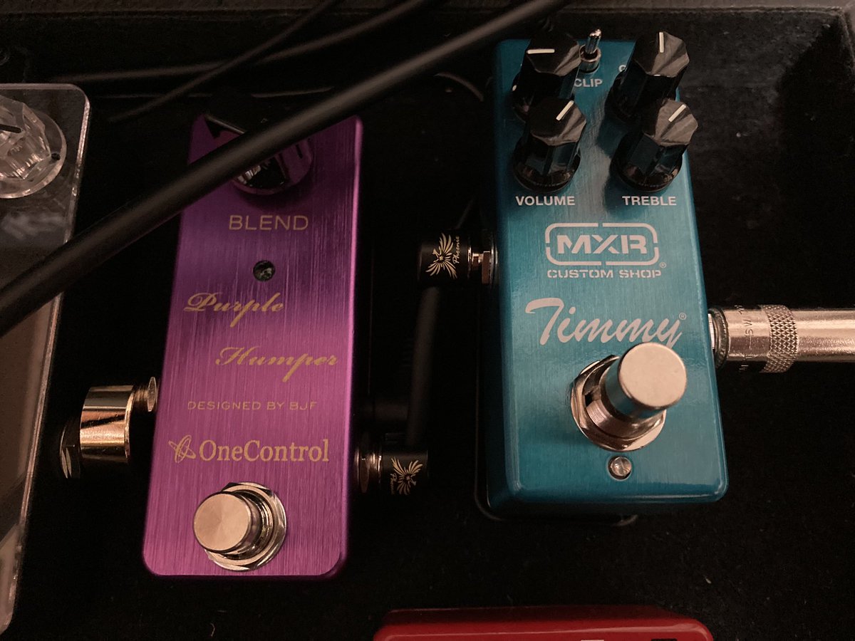 humans_being777's tweet photo. One Control の Purple Humper と MXR の Timmy、最高！めっちゃ気持ちいい😆
歪みとブースターはお高いのも色々試したけど値段じゃないないなと実感
明日、繋ぐ順番色々試してみよ
#one_control #MXR https://t.co/rpzWtP63nO
