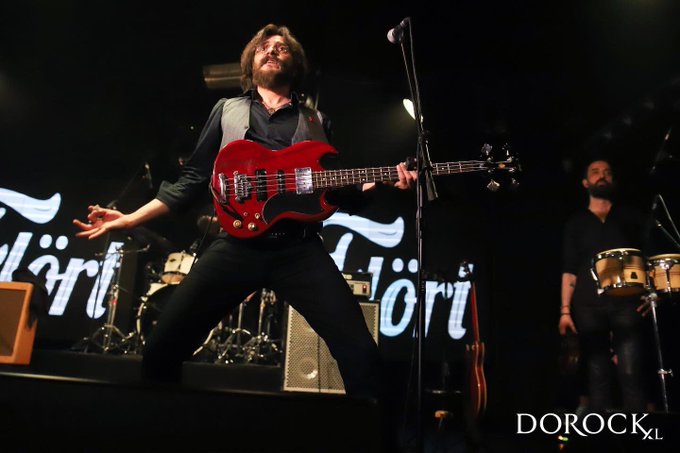 View image on Twitter