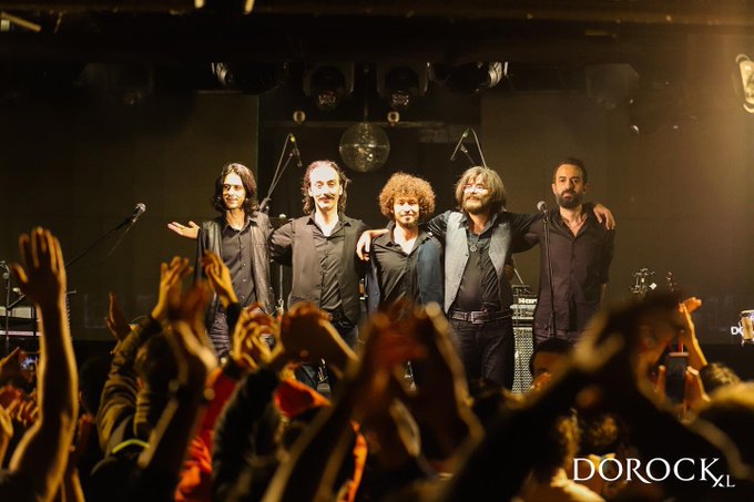 View image on Twitter