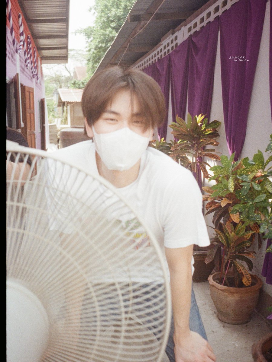 SalmonP1998's tweet photo. (2) 
📷 Olympus pen / Kodak Gold 200

#prem_space https://t.co/ChwuiScYVo