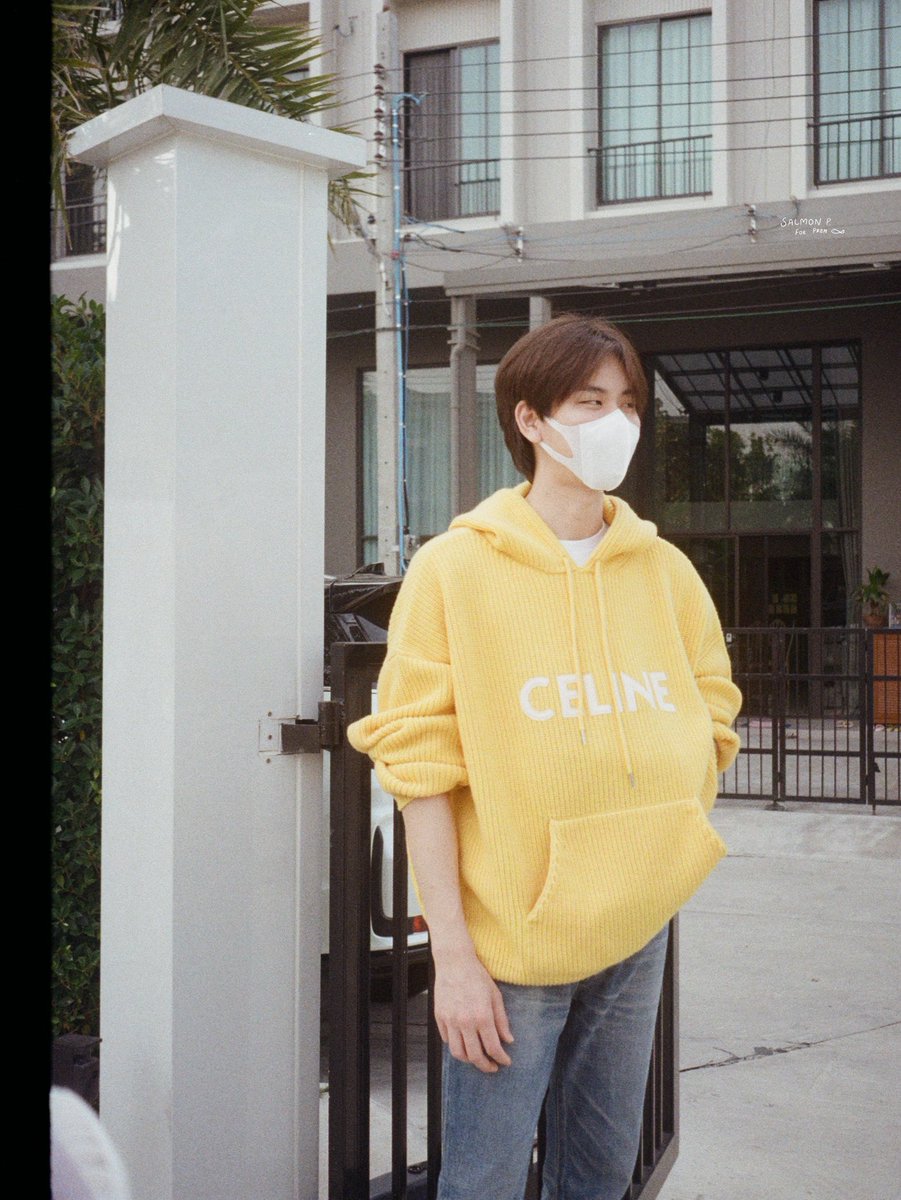 SalmonP1998's tweet photo. (2) 
📷 Olympus pen / Kodak Gold 200

#prem_space https://t.co/ChwuiScYVo