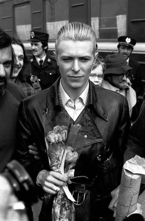 RT @crockpics: David Bowie in Helsinki 1976. Photo by Andrew Kent https://t.co/3QZYTXsJ7C