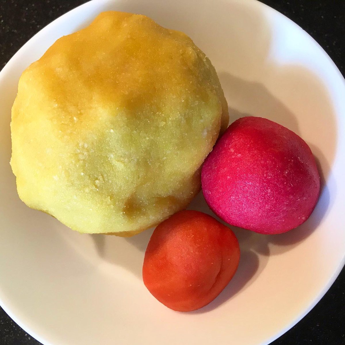 SweMetalChef's tweet image. Happy Eostre! Lady Dawn is here. \m/ #eostre #dawn #godess #celebration #easter #marsipan #chicken #delight