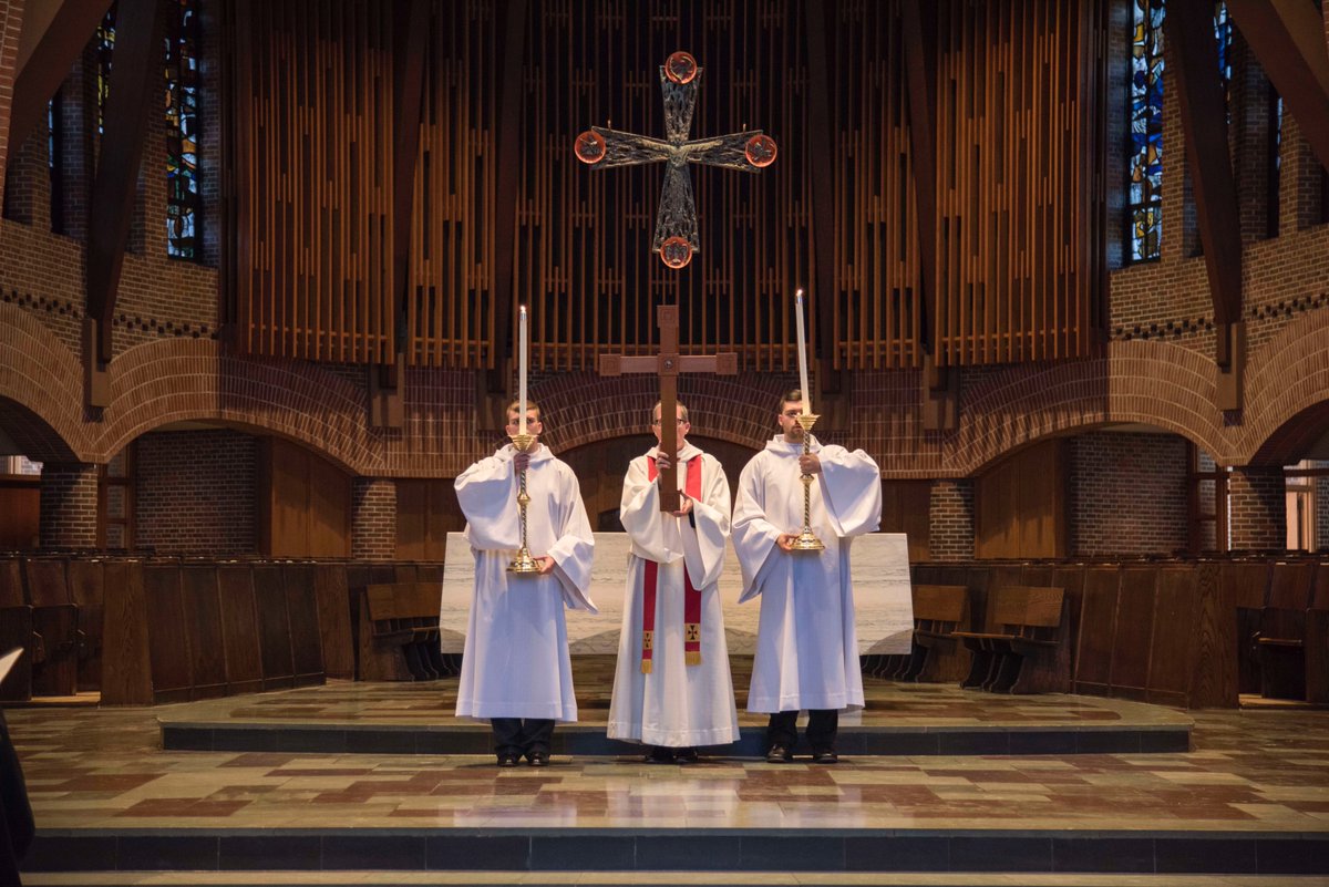 Good Friday

"Behold the Cross, on which our Savior hung.  Come let us adore"

Outdoor Stations of the Cross: 1:30PM on the monastery grounds

Celebration of the Lord's Passion: 3:00PM - Abbey Church

#goodfriday #holyweek 

@saintanselm @anselmianalumni