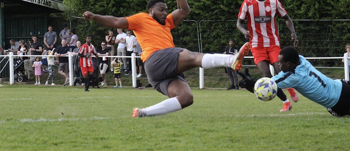 PlayerPacksFC's tweet photo. 82’ | #PPA 3-1 #EST
What a legend.
It could be 4! Zion crashed a header onto the bar after winning an ariel duel in the box.
#PPAEST #NAC https://t.co/dObz2EPlsP