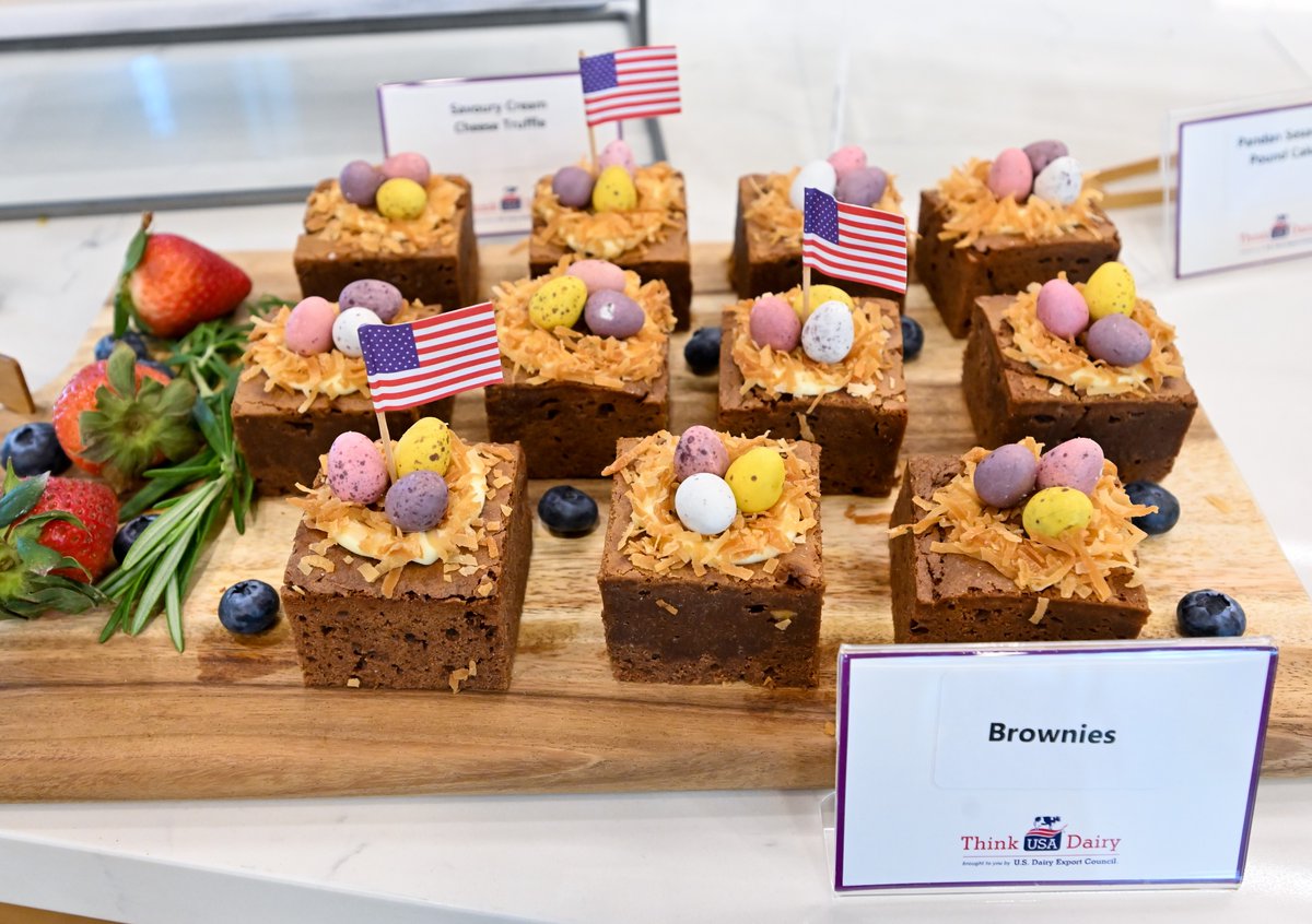 ThinkUSAdairy's tweet photo. The key to delicious, soft brownies and cakes with lower sodium? Adding U.S. dairy permeate. The key to bringing in springtime celebrations with sustainably sourced ingredients? A network of U.S. dairy suppliers committed to sprouting customer success.

#USDairyinAction https://t.co/d4xaDe8qkQ