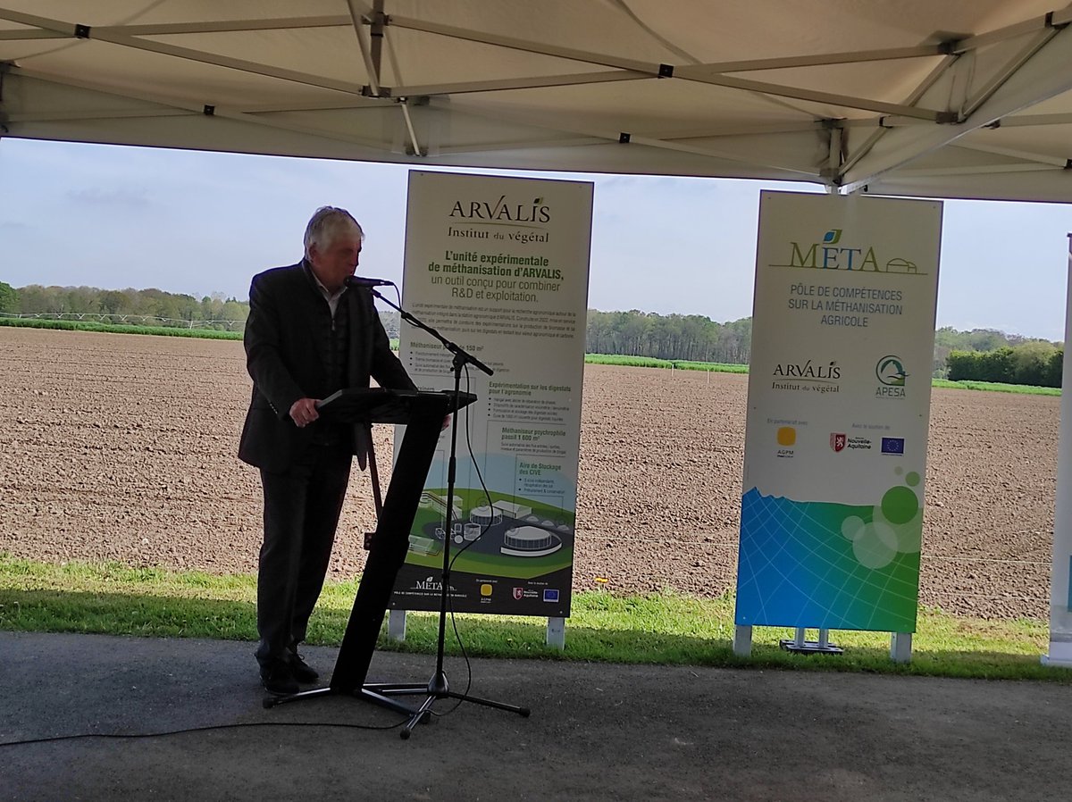 fredsou64's tweet photo. Inauguration du plateau @Apesa64  et pose de la première pierre du #methaniseur expérimental de @Arvalisofficiel a #montardon.
Le #bearn construit son pôle de compétences #META sur la méthanisation ! #GazVert #TransitionEnergetique #LeGazVertcestlAvenir #agriculture https://t.co/MizX3LBRSC