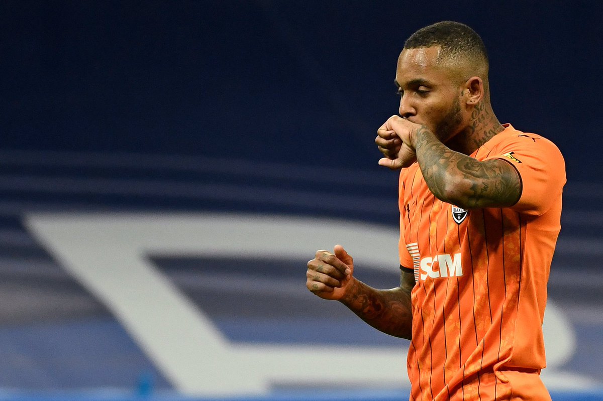 FabrizioRomano's tweet photo. Excl: RB Salzburg are set to sign Brazilian striker Fernando from Shakhtar Donetsk. Deal at final stages. He’s gonna join RB Salzburg from July 1. ⚪️🇧🇷 #transfers

Fernando will be the replacement for Karim Adeyemi - Borussia Dortmund are pushing to complete the deal. https://t.co/q65sVNmz5n