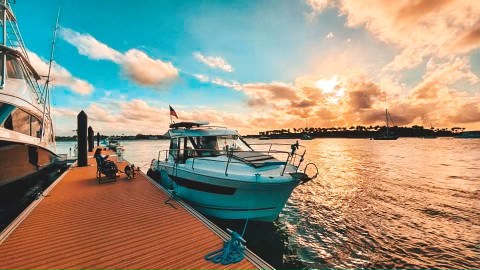 JeanneauAmerica's tweet photo. Just taking in this beautiful sunset... ☀️ 🌊 📷 @ohio_gal_at_heart #jeanneau #jeanneaupowerboats #sunsets #floridasunsets #palmbeach #photography #boatingsunsets #liveaboards #nautrephotography #jeanneau895 #nc895 https://t.co/BoDNebXT3r