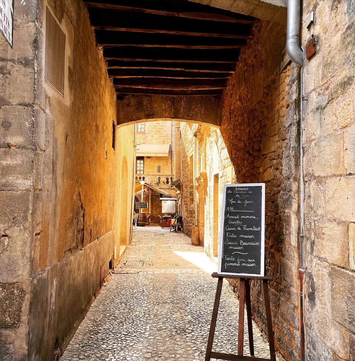CaravanerosBlog's tweet image. Sarlat la Caneda. Un paraíso gourmet #perigord #autocaravana