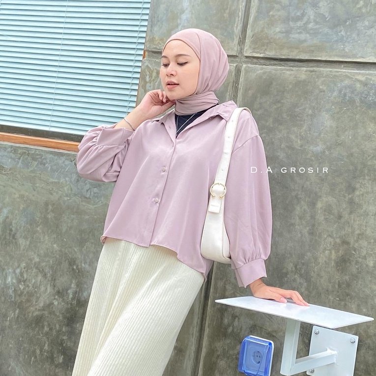linkstuffs's tweet photo. ✨ Kumpulan blouse wanita buat kuliah, hangout atau ngantor ✨

--TREAD-- https://t.co/9S2sTnj9CB