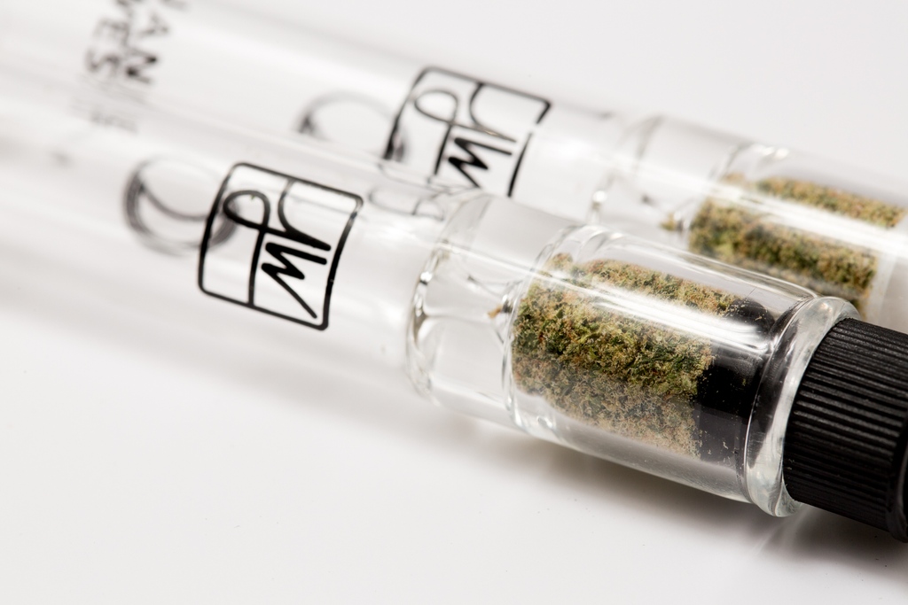 VerdesNM's tweet photo. Here's a special Verdes sneak peak of our collaboration with @thejanewest Offered in our signature Go & Bedtime blends to get you through the day & night!
Convenient. Reusable. Recyclable.
#verdesfoundation #inthegrow #thejanewest #cannabisculture #cannabis #hightimes #verdes https://t.co/oF5Rbh5jfT