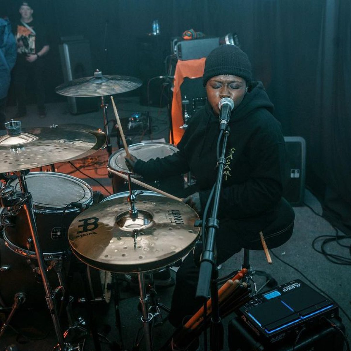 Alesis's tweet photo. "Sit back, now what do you see?"
S/o to Christine Cadette of @zululosangeles killin' it with the #SamplePad4! 🖤🥁
📸: @/lizardlickproductions (IG) https://t.co/5FsrOG9z11