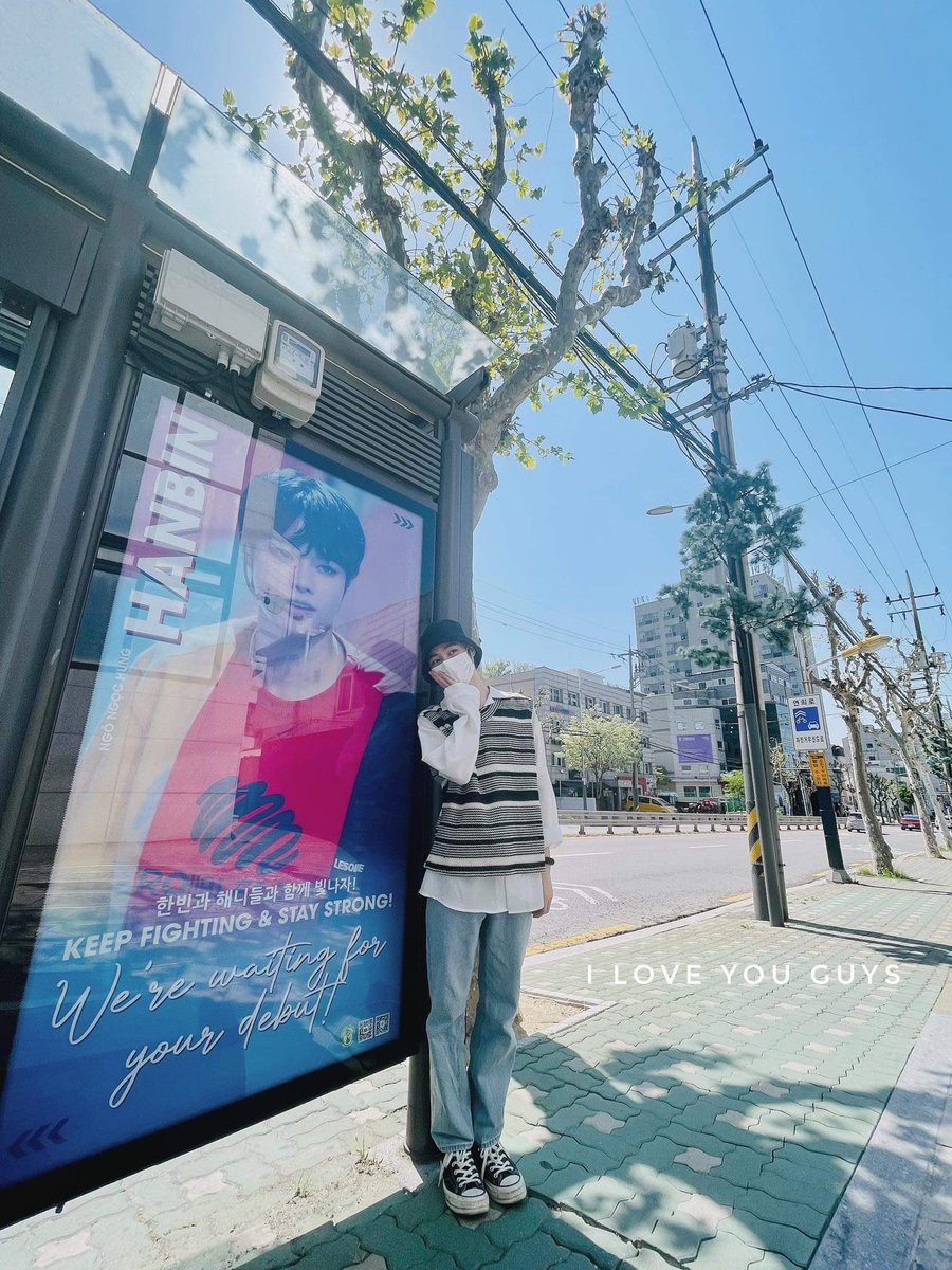 128vitaBIN's tweet photo. Kamu tau gak?? Aku sayang banget sama kamu bin😭😭😭 Makasih udah nemenin aku 2 tahun terakhir ini, aku menangis bahagia pas baca pesan kamu di fancafe😭😭😭 u really have those special place on my heart, no one can replace. I love u to the moon and back sayang @HANBIN_twt_ https://t.co/JdexGfryEN