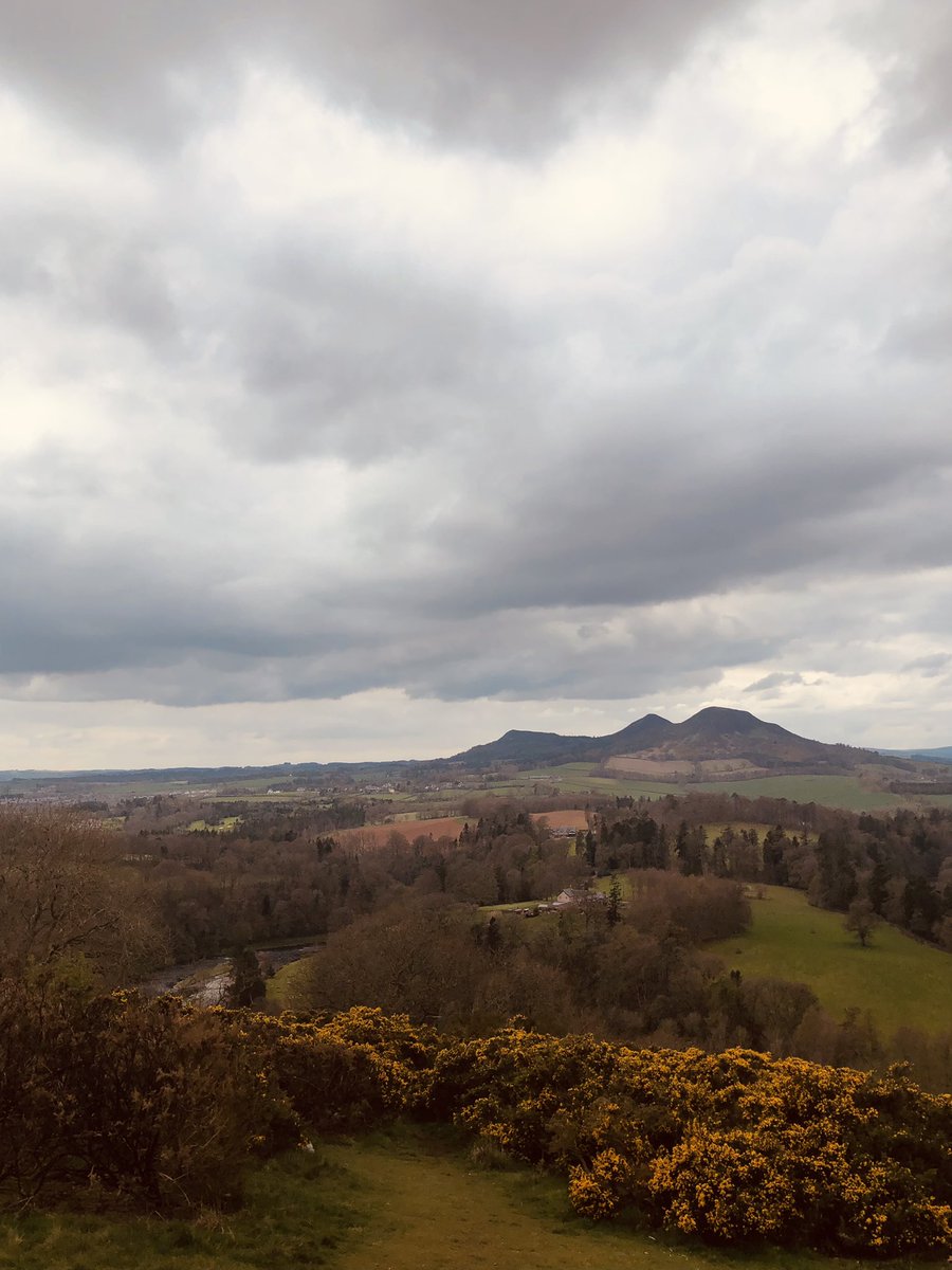 Chris_Taylor76's tweet photo. Trip out to #ScottsView which was apparently the favourite place for Sir #WalterScott #Scotland 🏴󠁧󠁢󠁳󠁣󠁴󠁿 https://t.co/Q3P1GOQ0Oe
