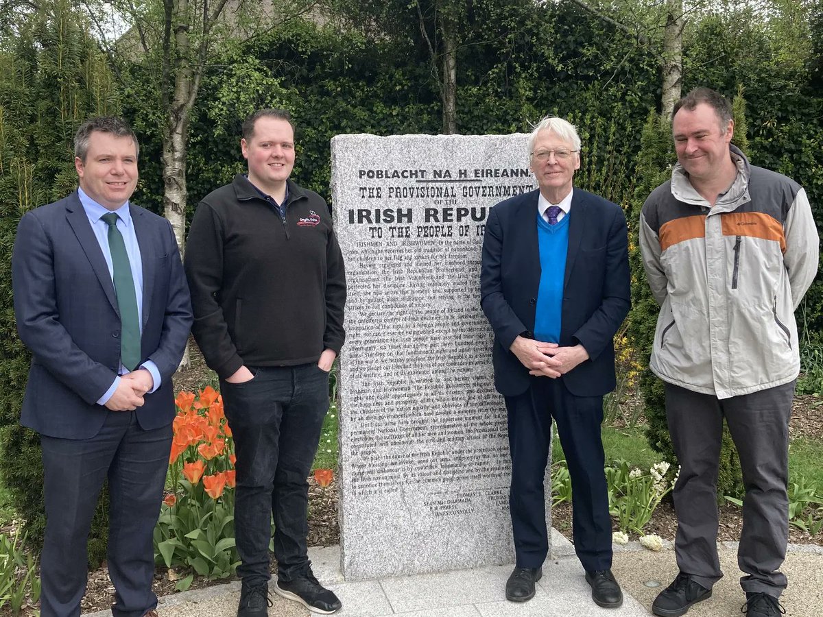 DublinSWFF's tweet photo. Members of both @DSW_ograff &amp; @DMWestOgra organise an 1916 Easter commeration this morning. Great to see so many ogra members in the area! 

Thanks to @coconnorlar @shanemoynihan and @trevorgilligan for attending! https://t.co/ndFwpOcxUm