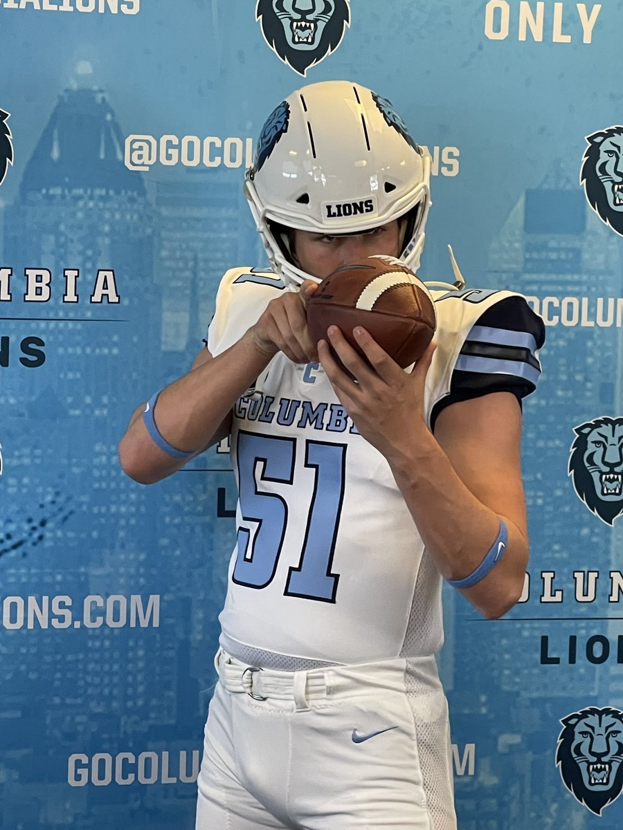 itscadendavis's tweet photo. After a great visit today with @CULionsFB and fantastic talk with Al Bagnoli! I’m truly honored and blessed to receive an offer to @Columbia !
- @CoachStoNGo @Coach_Kukesh @paupaupau5 @MasonCometsFB @CoachCastner - https://t.co/fjZMuAhTAH
