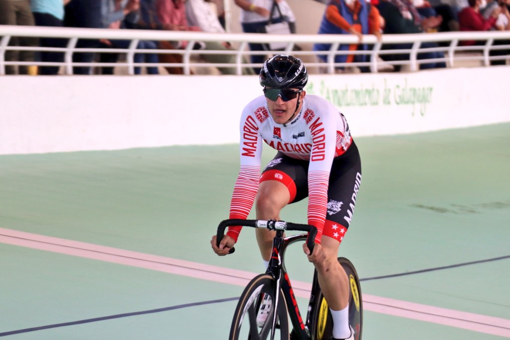 #CEPistaJuniorCadete22 | Concluyen todas las finales de Velocidad Individual tras las dos primeras mangas. ¡Enhorabuena a l@s vencedores! 👏

🏆 Velocidad Ind. Cadete
🥇 Leyre Toledo
🥇 Rubén Sánchez 

🏆 Velocidad Ind. Junior
🥇 Saioa Orgambide 
🥇 Unai Díez