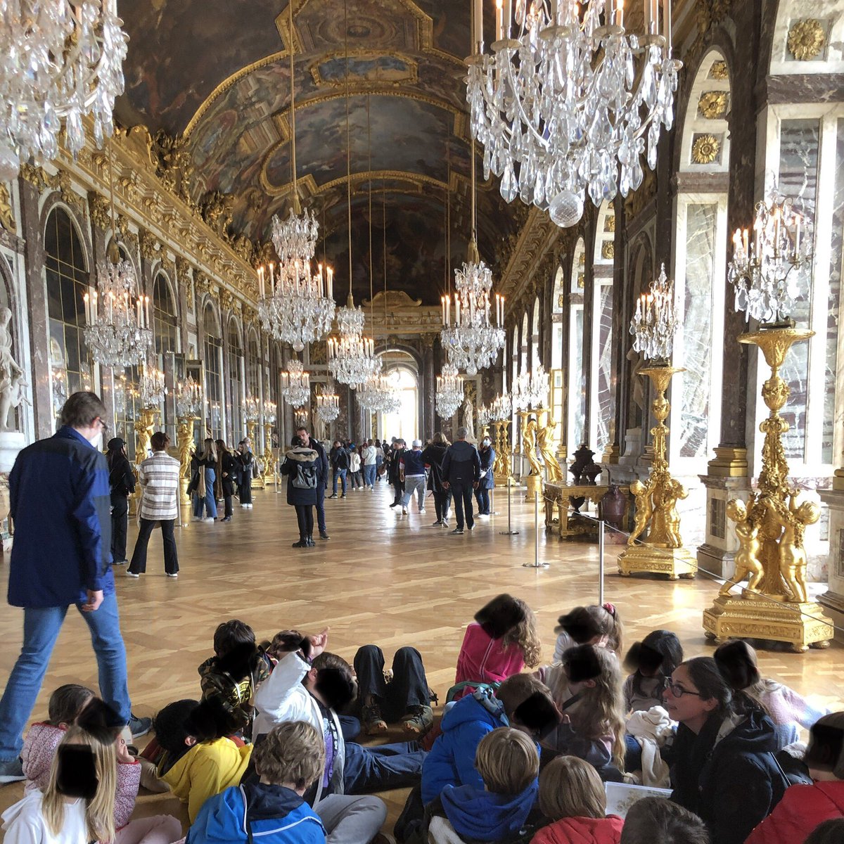 Participer au projet @MineStory2020, c’est proposer une expérience pédagogique d’une grande valeur, qui conduit cette année les élèves du <a href="/LFZurich/">Lycée Français de Zurich</a> dans les pas de Louis XIV, à Versailles. 
Le numérique au service des apprentissages.
#teampe #numérique

trousseaprojets.fr/projet/4309-mi…