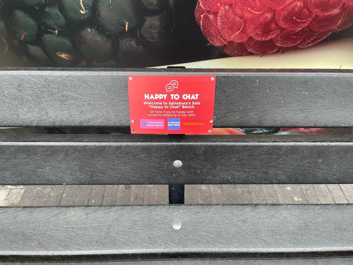 HAPPY TO CHAT: brilliant to see Sainsburys in #Sale have got a brand new happy to chat sign 😍 it’s lovely to see remember it’s good to talk #loneliness #mentalhealthawareness #sainsburys <a href="/thompsons_ea/">Thompson’s Estate Agents</a>  @altrincham_matters <a href="/TescoSale3147/">Tesco Sale 🐝</a>