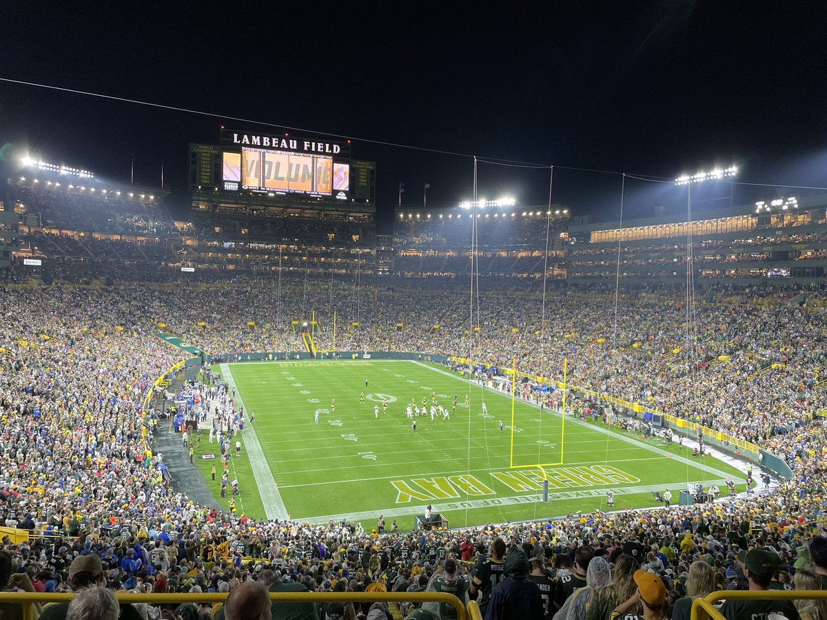TheTaleofaTown1's tweet photo. Our first stop of course is @LambeauField! Lambeau remains a center point of the city and comes to life on Sunday's every fall. The stadium lights and iconic G logo can nearly be seen anywhere throughout Green Bay. #gopackgo #lambeaufield #frozentundra https://t.co/uVCeN2J3wP