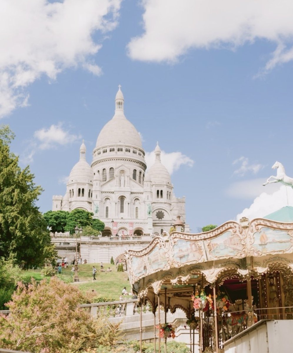 Macintyrexoxo's tweet photo. Paris moments that I’m considering selling as NFT’s. 🥐🇫🇷🥖 #nfttravel #NFTphotographers #nftfemme #NFTwomen https://t.co/cExI9oY64K