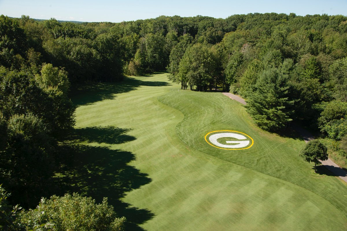 TheTaleofaTown1's tweet photo. Our next stop is the Premiere Golf Course in Green Bay @ThornberryCreek. Located just outside of Titletown, Thornberry Creek at Oneida offers 27 holes of championship golf. As the official golf course of the Green Bay Packers, the course sponsors many events to promote the team. https://t.co/LEnYfSUnTI