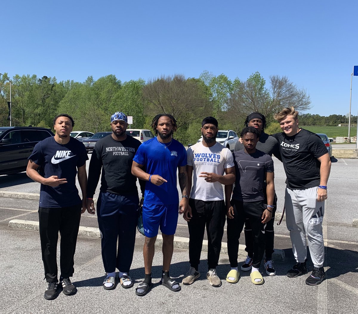 UWGFootball's tweet image. A beautiful Friday for helping in the community! Wolves working with Habitat for Humanity this afternoon! 

#WeRunTogether #WeServeTogether