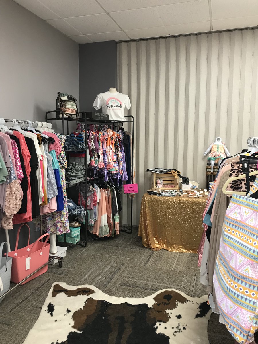 center_venture's tweet photo. First vendor is here! Simple Farm Life Boutique is set up and ready for tomorrows Pop-Up &amp; Shop!
Check in later to see who else is setting up today!
And don't forget to shop from 10am-5pm at our event tomorrow for all these great goodies! https://t.co/L4XRVYcWZY