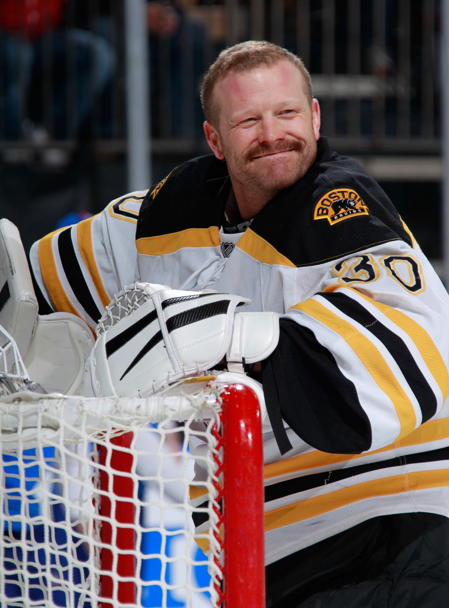 HAPPY BIRTHDAY TO THE MF GOAT,MY FAVE PLAYER OF ALL TIME TIM THOMAS!!!THANK U FOR OUR CUP BACK IN 2011  