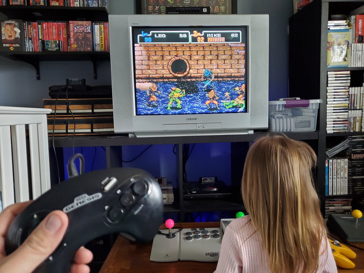 Kuniotchi's tweet photo. Having a cool day off and playing a little Hyperstone Heist with my little daughter this #TMNTWeek!! ๐ข
#RETROGAMING #TurtlePower https://t.co/fkyHjr1dYi