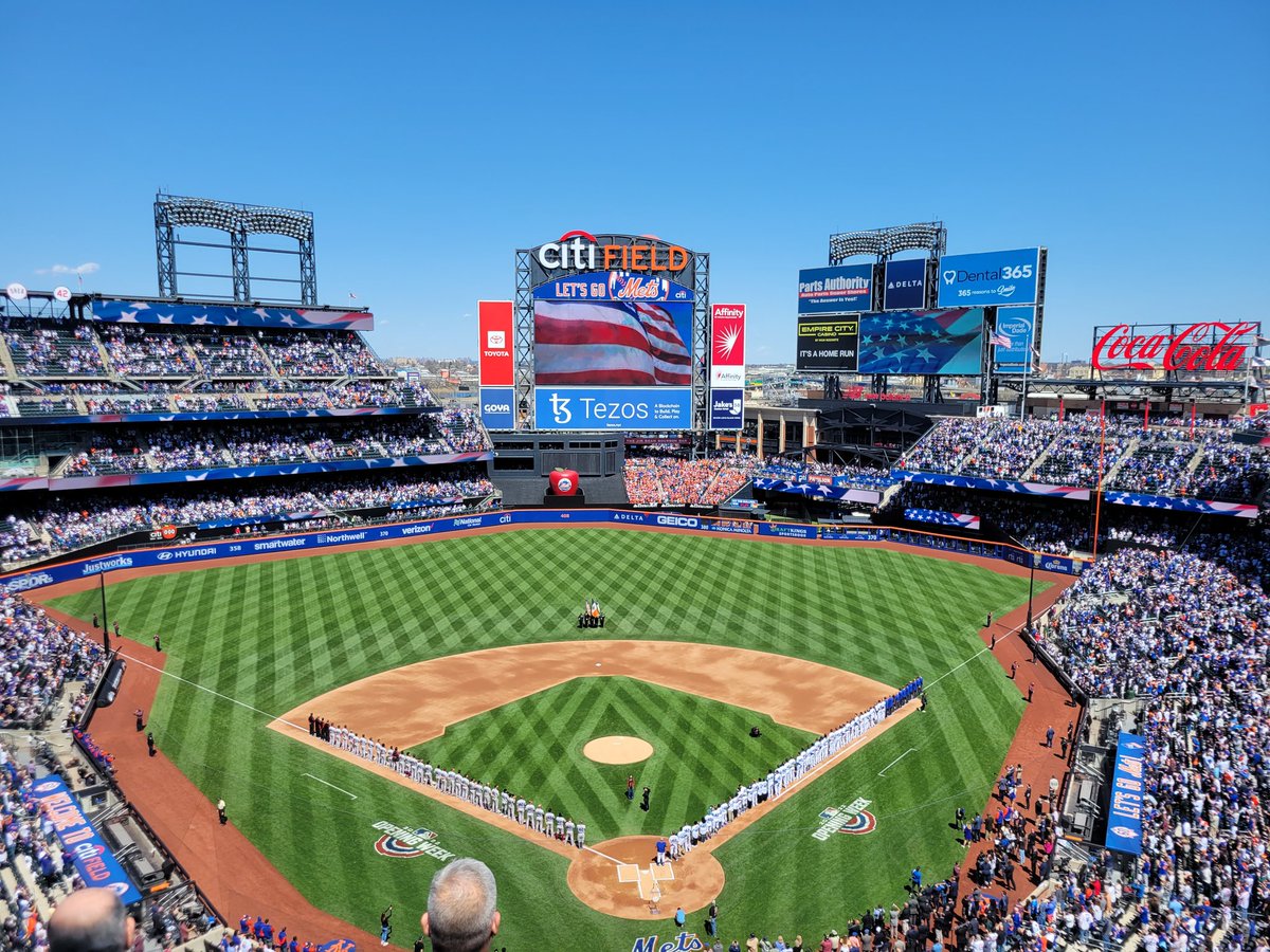 SmokinAlLuque's tweet photo. A more beautiful image might not exist. #LGM https://t.co/AjPbiqyvlW