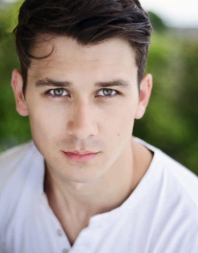 Tonight’s audience <a href="/intherainsocial/">SINGIN' IN THE RAIN</a> <a href="/MKTheatre/">Milton Keynes Theatre</a> are in for a treat!! <a href="/PeterNash9/">Peter Nash</a> will make his debut as Don Lockwood!!! 👏🏻👏🏻