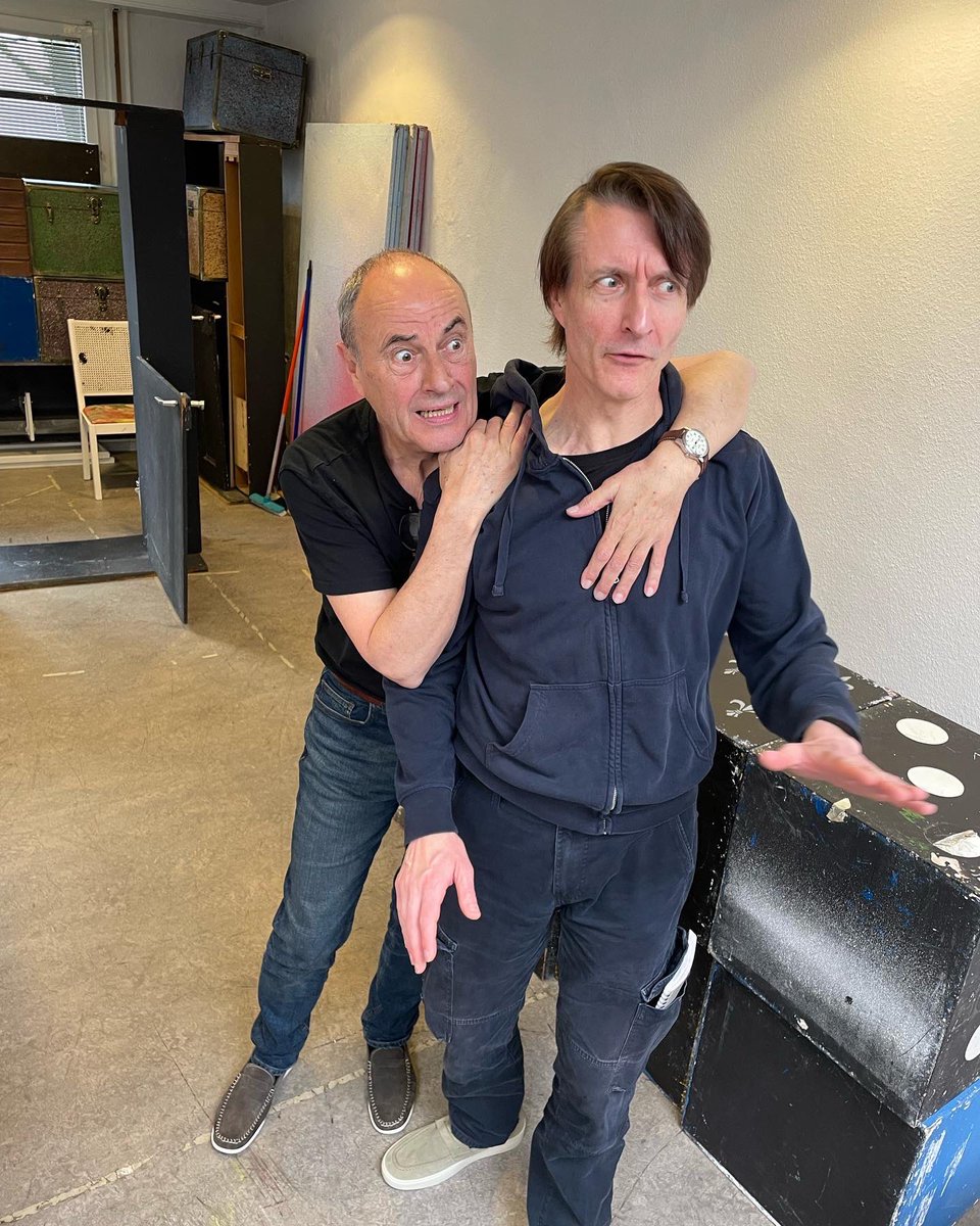 English_Theatre's tweet photo. And while we are already in the final stage rehearsals, here is a little insight into rehearsal week two.
#rehearsals #theatre #english #hamburg #theatrelife #actorslife #preview #stage #life #performance #comedy https://t.co/7HmtReNC4i