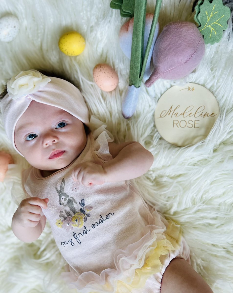roseserao's tweet photo. It's Granddaughter milestone day! Maddie Rose #ThatBow https://t.co/SOxOgdy396