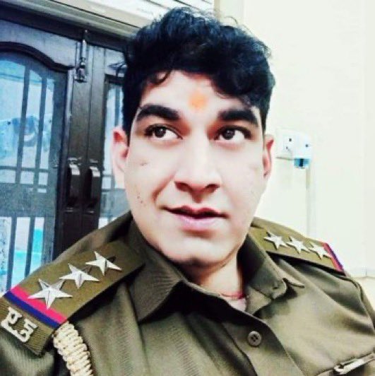 AsianDigest's tweet photo. Hindu Traffic police officer in state of Haryana in India fines a Muslim man 33000 in the month of Ramadan and then boasts about it on Facebook. Indian law and order has completely broken down and men in uniform are acting like Hindu militias https://t.co/73OrwfBS1D