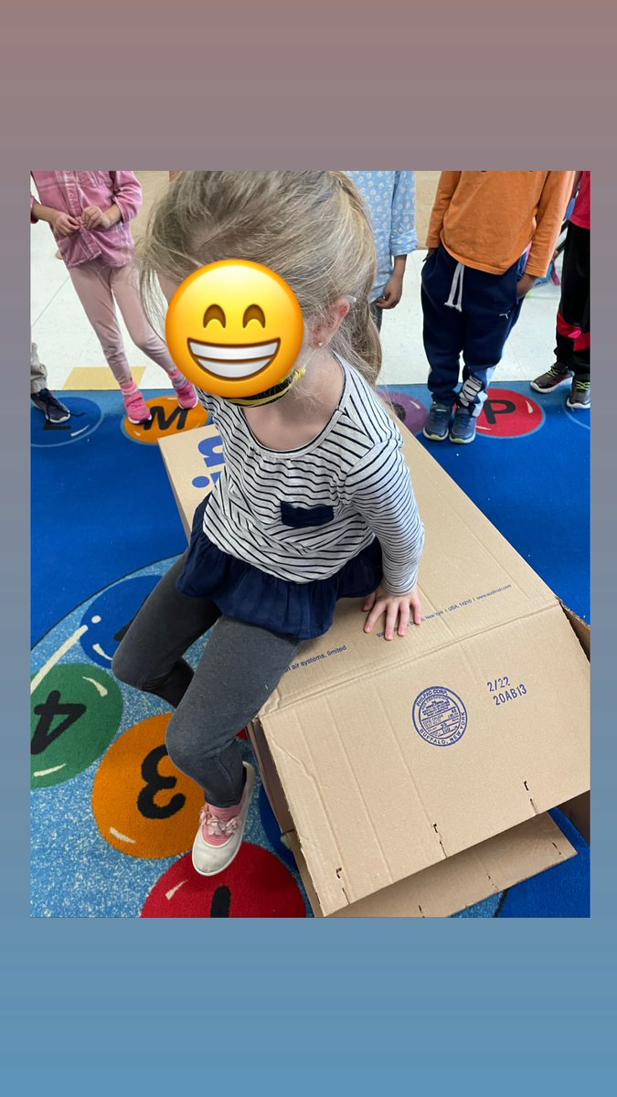 KennedyAlt13's tweet photo. It’s not a box! It’s a… couch, an x-ray, or even a tv room! #itsnotabox #EarlyChildhood #EarlyLearning #earlyyears #Kindergarten @HWDSB @Lawfield_HWDSB https://t.co/aOdsNJlayx