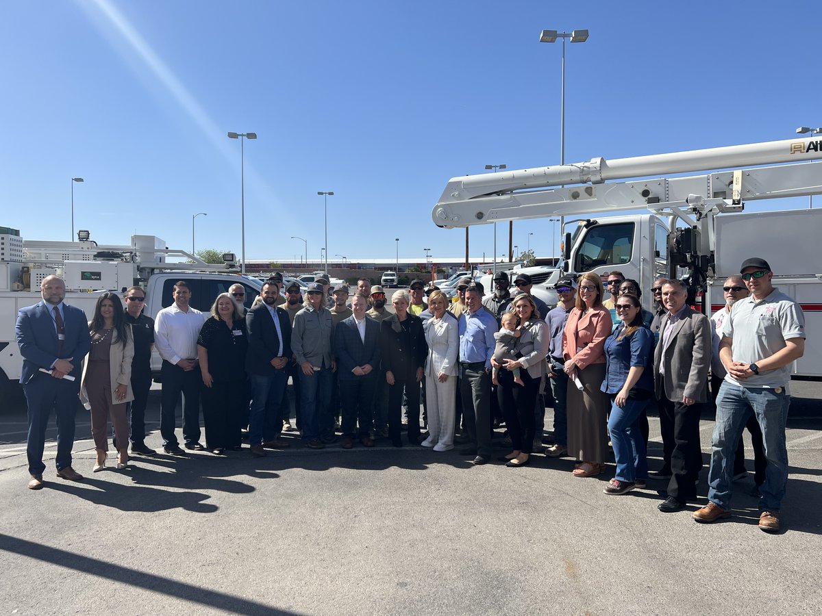 .<a href="/NVEnergy/">NV Energy</a>'s a renewable energy leader providing good-paying union jobs in the Silver State. Great to join <a href="/RepSusieLee/">Congresswoman Susie Lee</a>, NV Senate Majority Leader Nicole Cannizzaro, @SteveYeagerNV and <a href="/IBEW/">IBEW</a> 357 to see how <a href="/POTUS/">President Donald J. Trump</a>’ Bipartisan Infrastructure Law will help Nevadans even further.