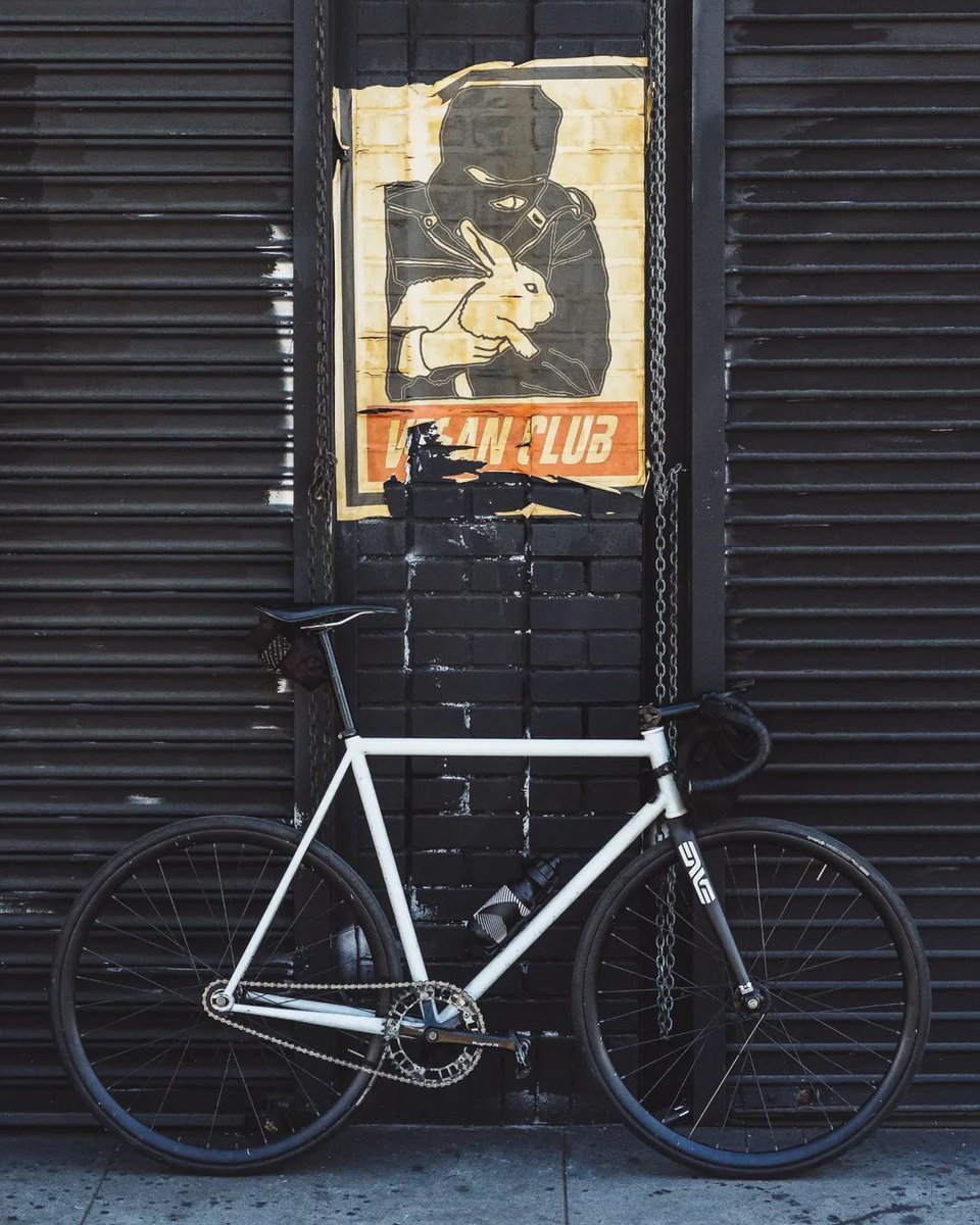 Origin8Cycling's tweet photo. The weekend is finally here, and the streets are calling my name. 
📸: @kirkfwdset // #TheRideBeginsHere https://t.co/AHGoxdpjLF
