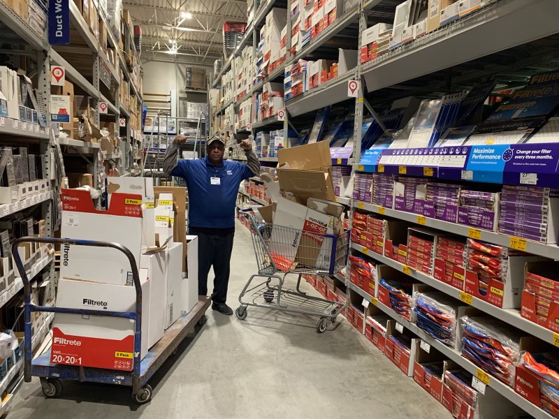 DrPlanogram's tweet photo. Store 381 MSA Zann is feeling strong after packing down air filters! #R1CardBoardCrush #R1SpringFest
@BlueBoxR1 @BenitoKomadina @MST_899 @D899_RVA @381Lowes https://t.co/HtTI2SUxQi