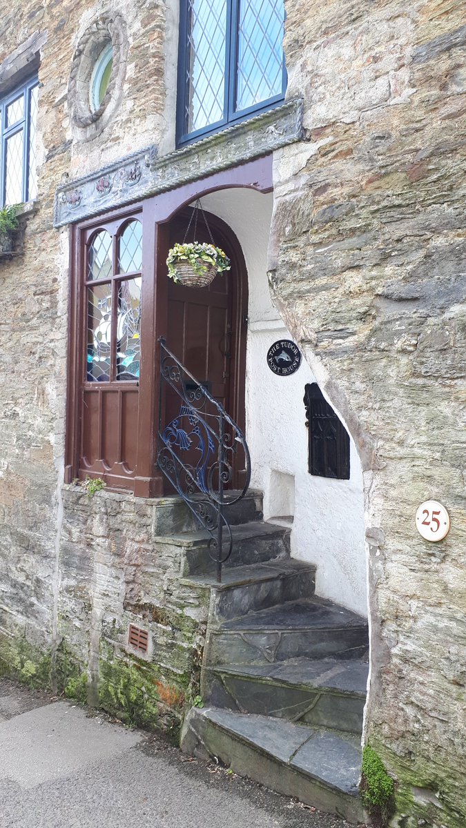 RenateDavieTour's tweet photo. #Fowey -a #fishingtown with lots of interesting stairs, gates and doorknockers. I love exploring the little alleyways. Join me.
@BBGuides
@FoweyInfo @LoveFowey @fowey_festival @foweyregatta @DolveanHouseBB https://t.co/fh1g443Pwx
