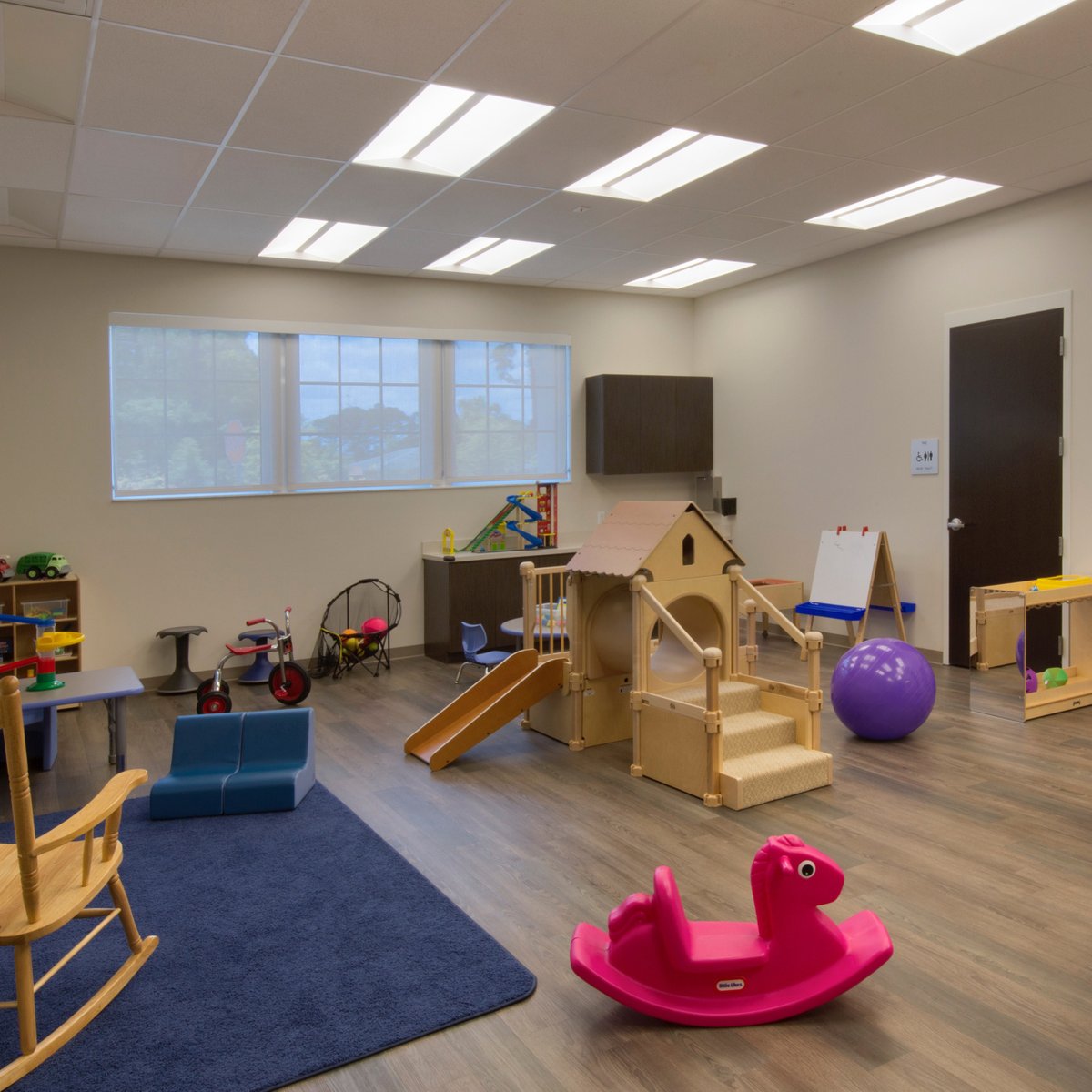 TCRubyHill's tweet image. Every organization is only as good as the people who get involved. @ElsForAutism is lucky enough to have some of the finest volunteers support their goal to pave the way for adults with autism. When visiting our clubs, be sure you round up or donate here. bit.ly/3uQUx3c