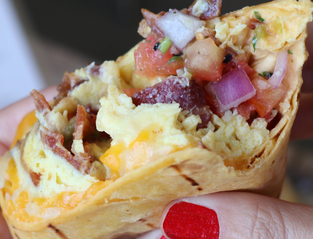 SouthernBarJax's tweet photo. YUM! Our Breakfast Wrap comes with bacon, mixed cheese, fresh pico, and scrambled egg. 😍🍳🥓

🍊🥂 We also have $12 Bottomless #Mimosas!
(#Brunch is served now until 1 P.M.)

Full brunch menu: https://t.co/2hYCeJksuj https://t.co/QSNRq928Ph