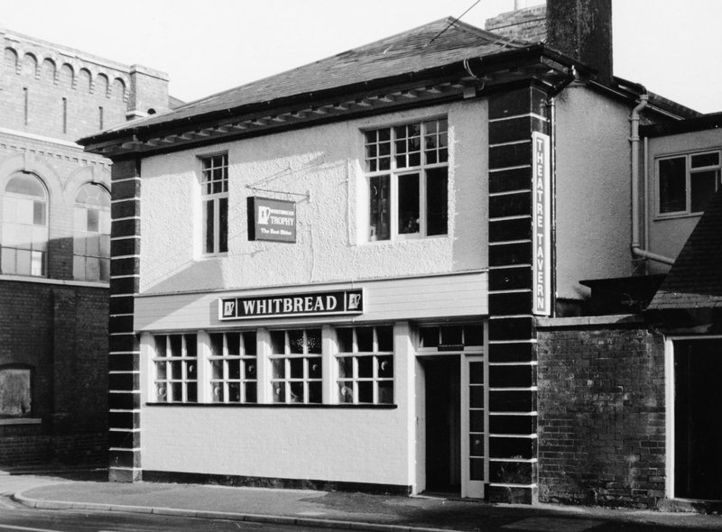 pubrooms's tweet image. #pubrooms supporting great British Pubs :) RT @YesterdaysBrit1: The weekend starts here.

#Pubs #drinks #weekendvibes #relax