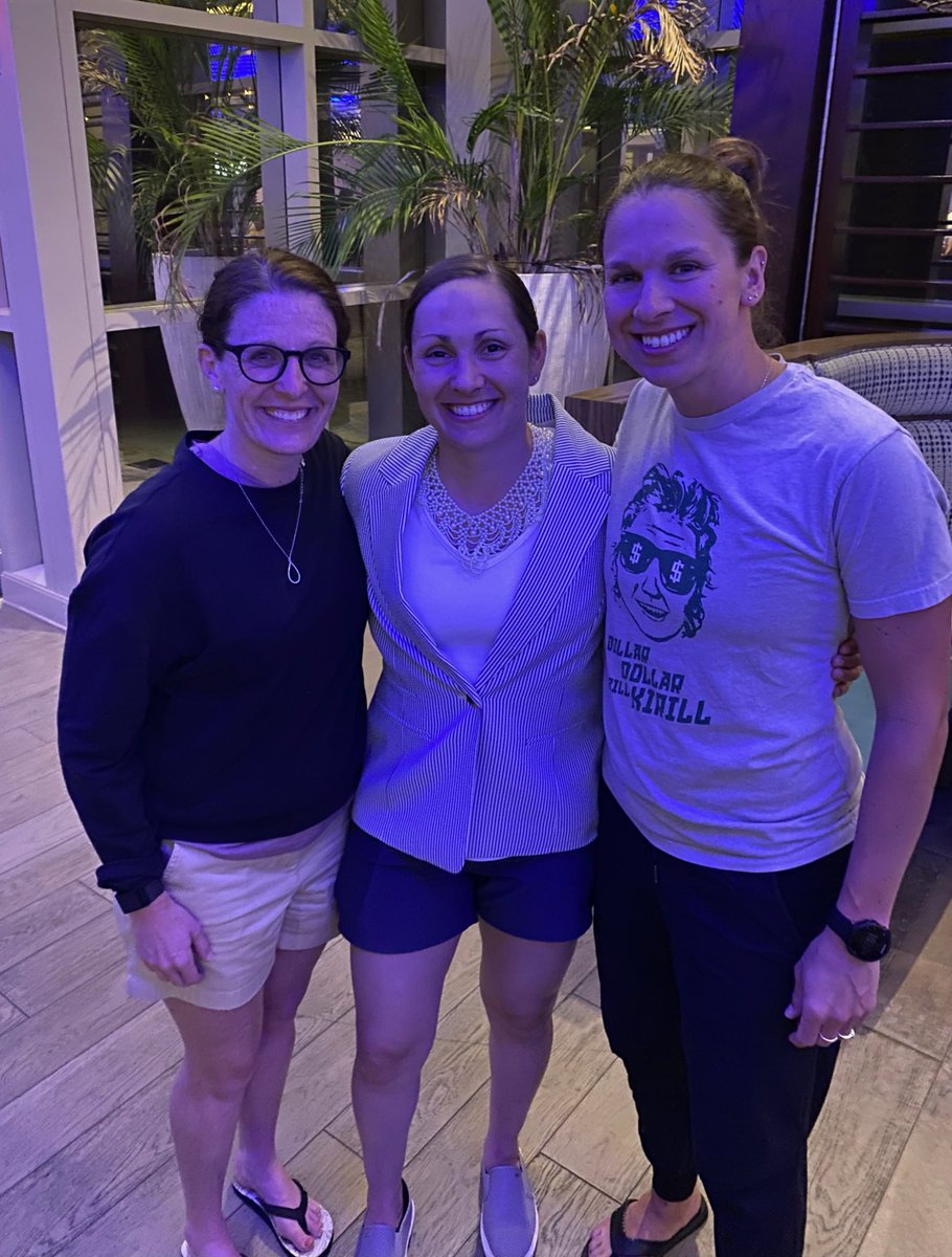 Love to see my extended hockey family 💜🥰 <a href="/Lee_J25/">Lee-J Mirasolo</a> <a href="/Coomey2/">Allison Coomey</a>  #bangers