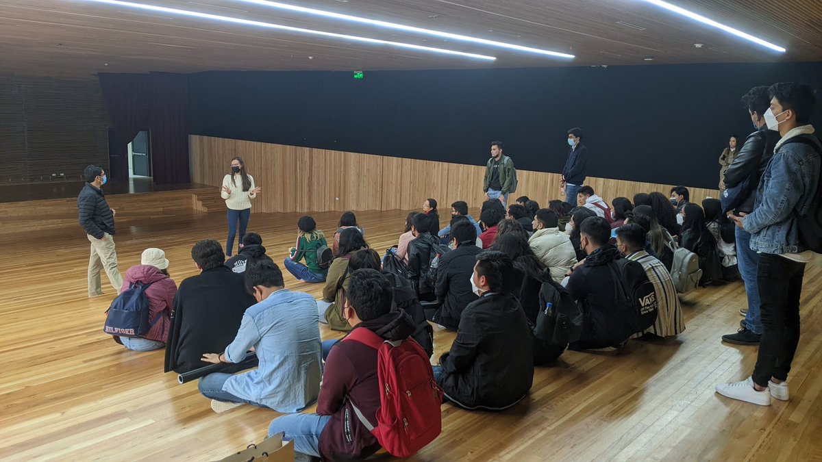 temporalista's tweet photo. Hoy tuvimos el placer de recibir a un grupo de arquitectura de  la  @PUCE_Ecuador para contar el trabajo que hacemos en @Llactalab @udecuenca . Gracias por la visita! https://t.co/053vgWhPZA