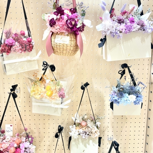 ShinQs_SBY's tweet photo. 【2F #ShinQsパーツジョイスト】
期間限定POP UPを開催中の
〈#alwaysflowers〉
ここにしかないフラワーギフト”
を提案し続けています💐
#ShinQs #母の日 #母の日ギフト
https://t.co/5axN011Z0d https://t.co/jSKa57dIzq