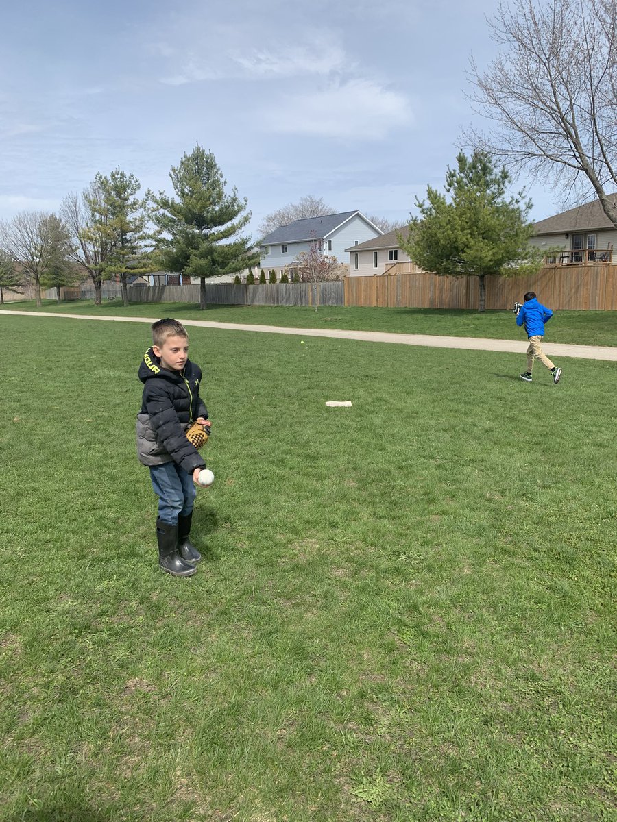 MsGullick's tweet photo. We worked on our throwing and catching today!  @LPSStormWatch @MrsWhited_LPS  @mstlewiz https://t.co/zGd3Zerm7o