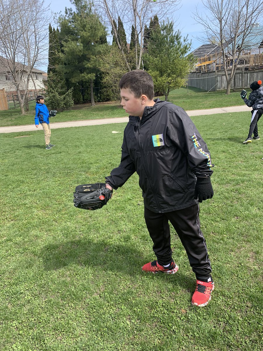 MsGullick's tweet photo. We worked on our throwing and catching today!  @LPSStormWatch @MrsWhited_LPS  @mstlewiz https://t.co/zGd3Zerm7o